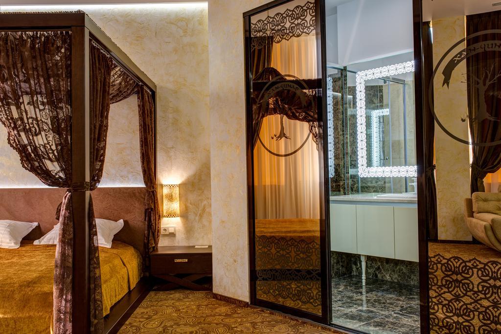Khan-Chinar Hotel Dnipro Eksteriør billede