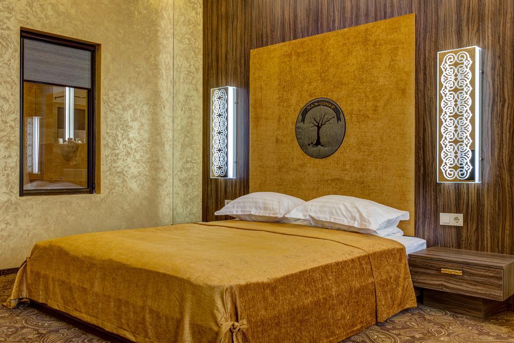 Khan-Chinar Hotel Dnipro Eksteriør billede