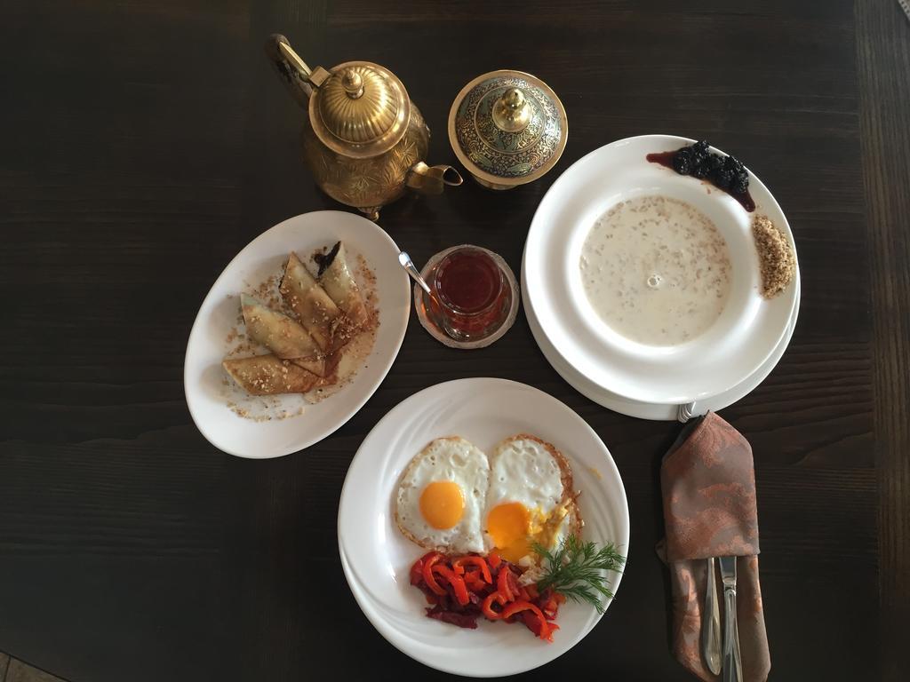 Khan-Chinar Hotel Dnipro Eksteriør billede