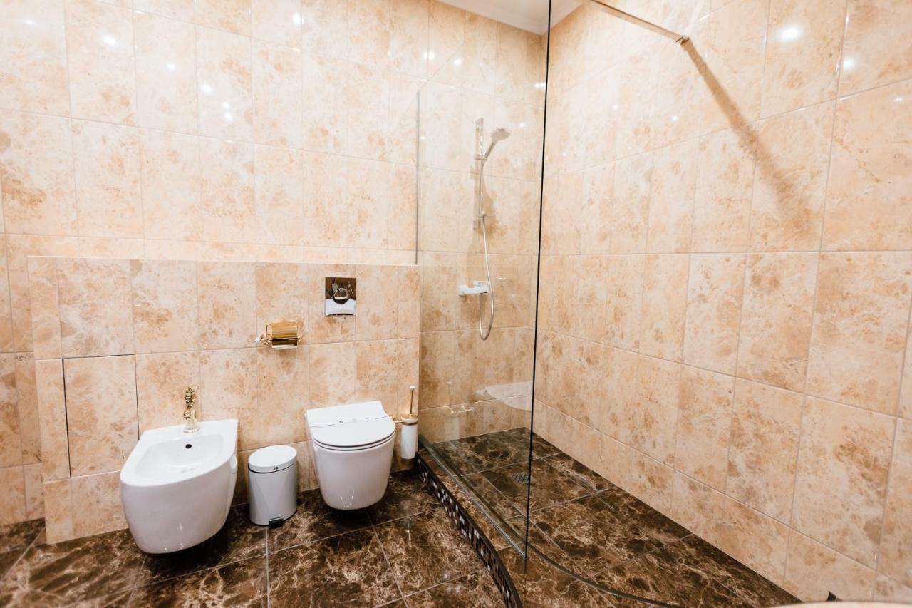 Khan-Chinar Hotel Dnipro Eksteriør billede