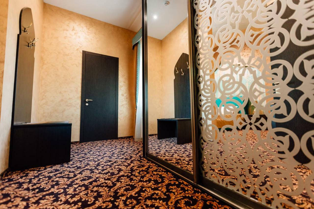 Khan-Chinar Hotel Dnipro Eksteriør billede