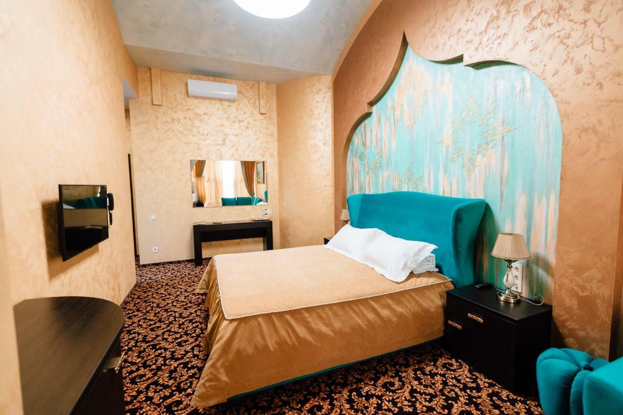 Khan-Chinar Hotel Dnipro Eksteriør billede