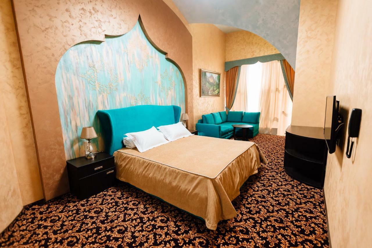 Khan-Chinar Hotel Dnipro Eksteriør billede